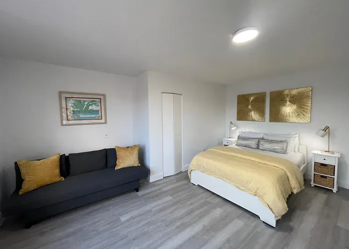 Tropical Haven Pool & 2Blocks To Beach